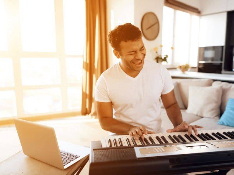 Top 4 Tips to Make the Most of Your Online Piano Lessons