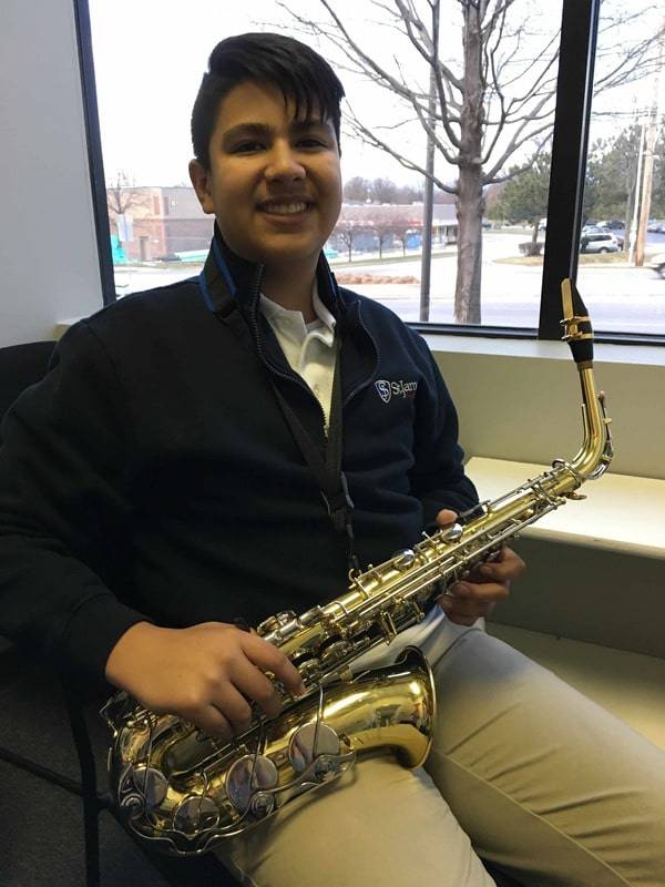 Sebastian Flores saxophone